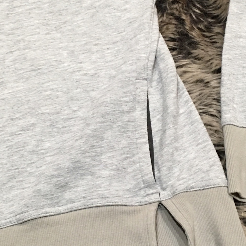 Adidas woman’s Hoodie Transit Light Weight Gray Athletic Pullover Size M - Picture 6 of 8
